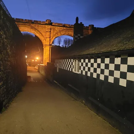Holiday home Hidden Gem. 1800s Bank Office. Town *